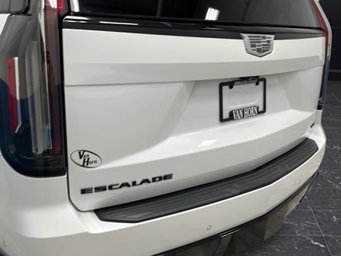 Used 2023 Cadillac Escalade ESV Sport Platinum w/ LPO, ONYX Package AWD/4WD image 44