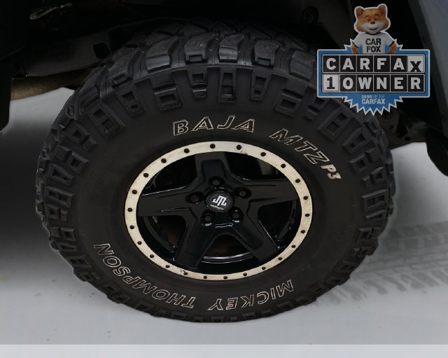Used 2014 Jeep Wrangler Unlimited Sahara w/ Dual Top Group AWD/4WD image 17