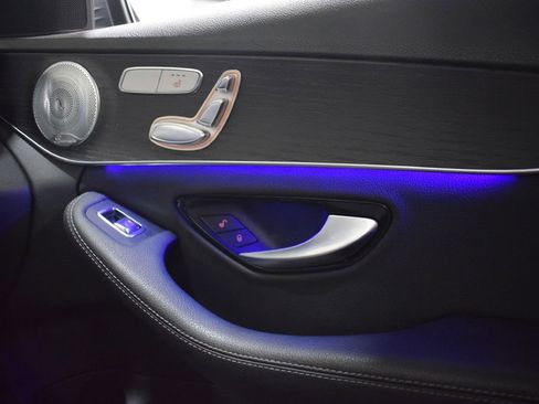 Used 2021 Mercedes-Benz C 300 4MATIC Sedan w/ Driver Assistance Package image 10