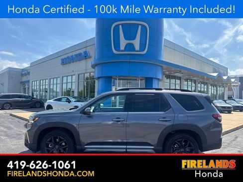 Certified 2025 Honda Pilot Touring image 1