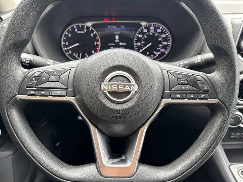 Used 2025 Nissan Sentra SV FWD image 11