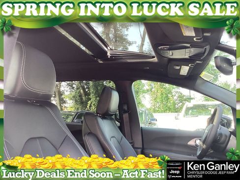 New 2026 Chrysler Pacifica Select image 20