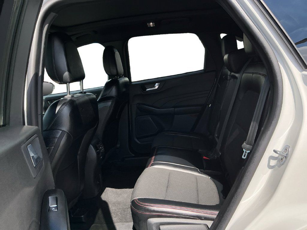 Used 2024 Ford Escape ST-Line w/ Tech Pack #1 FWD image 21