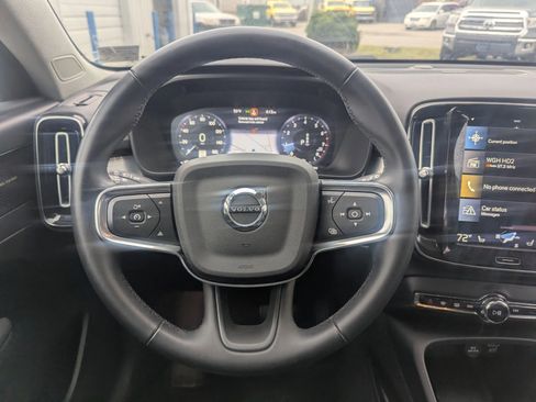Used 2022 Volvo XC40 T5 Momentum AWD/4WD image 12