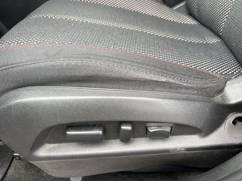 Used 2017 Chevrolet Equinox LT w/ Convenience Package image 19