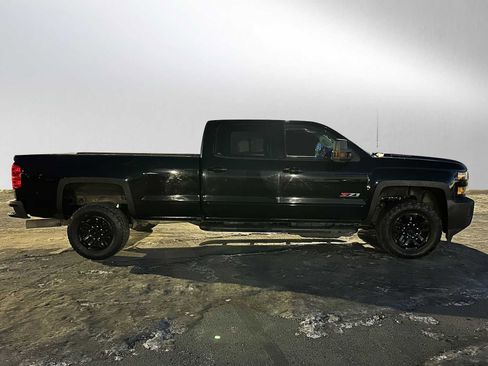 Used 2019 Chevrolet Silverado 2500 LTZ w/ Duramax Plus Package image 2