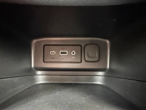 Used 2024 Chevrolet Equinox LT FWD image 14