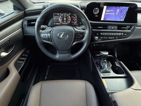 Used 2025 Lexus ES 350 w/ Premium Package FWD image 11