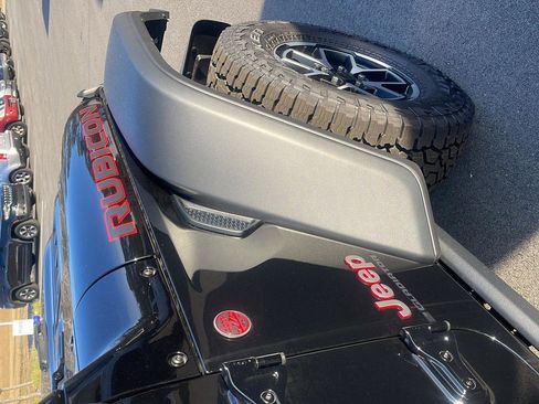 New 2025 Jeep Gladiator Rubicon image 10