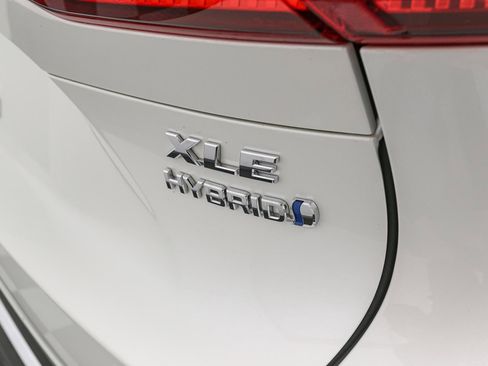 Used 2021 Toyota Venza XLE w/ Softex Package AWD/4WD image 12