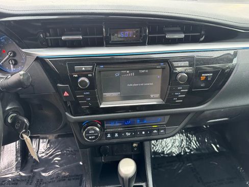 Used 2015 Toyota Corolla S image 15