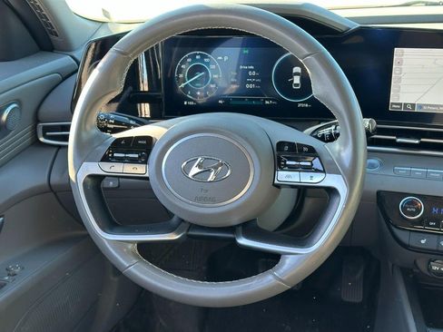 Used 2023 Hyundai Elantra SEL w/ Convenience Package image 12