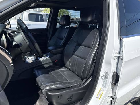 Used 2015 Jeep Grand Cherokee Limited w/ Trailer Tow Group IV image 8