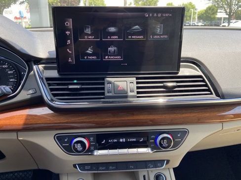 Used 2023 Audi Q5 2.0T Premium w/ Convenience Package AWD/4WD image 17