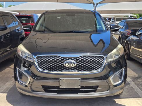 Used 2018 Kia Sorento L FWD image 2