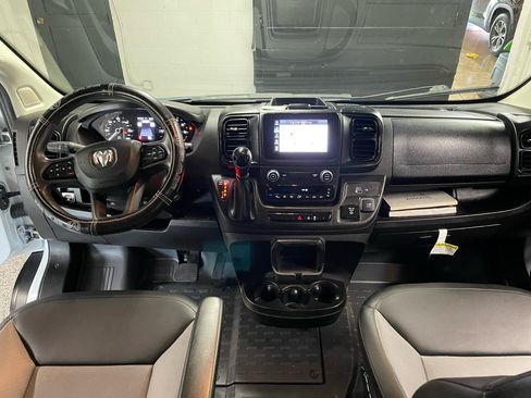 Used 2023 RAM ProMaster 2500 w/ Driver Convenience Group FWD image 16