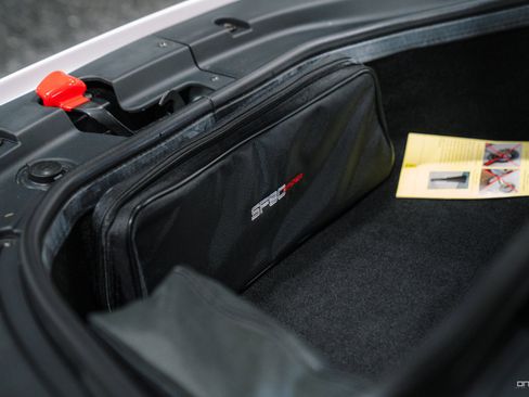 Used 2022 Ferrari SF90 Spider image 40