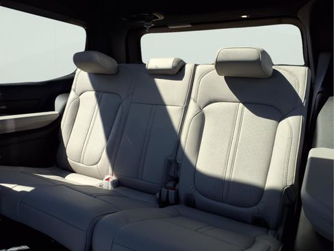 New 2026 Jeep Grand Wagoneer 2WD w/ Premium Group I image 11