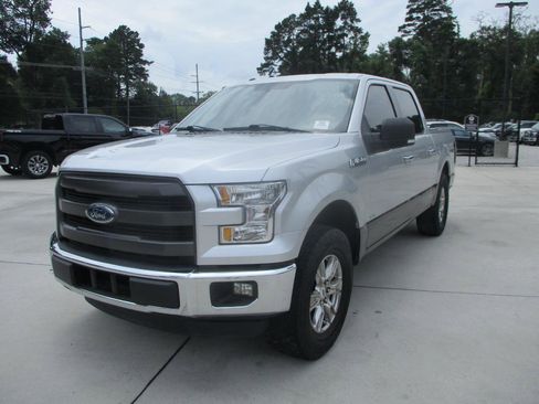 Used 2015 Ford F150 XLT w/ Equipment Group 301A Mid RWD image 26