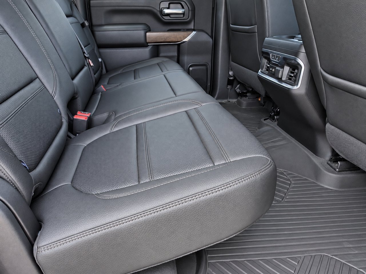 Certified 2020 GMC Sierra 2500 Denali w/ Denali Ultimate Package AWD/4WD image 34