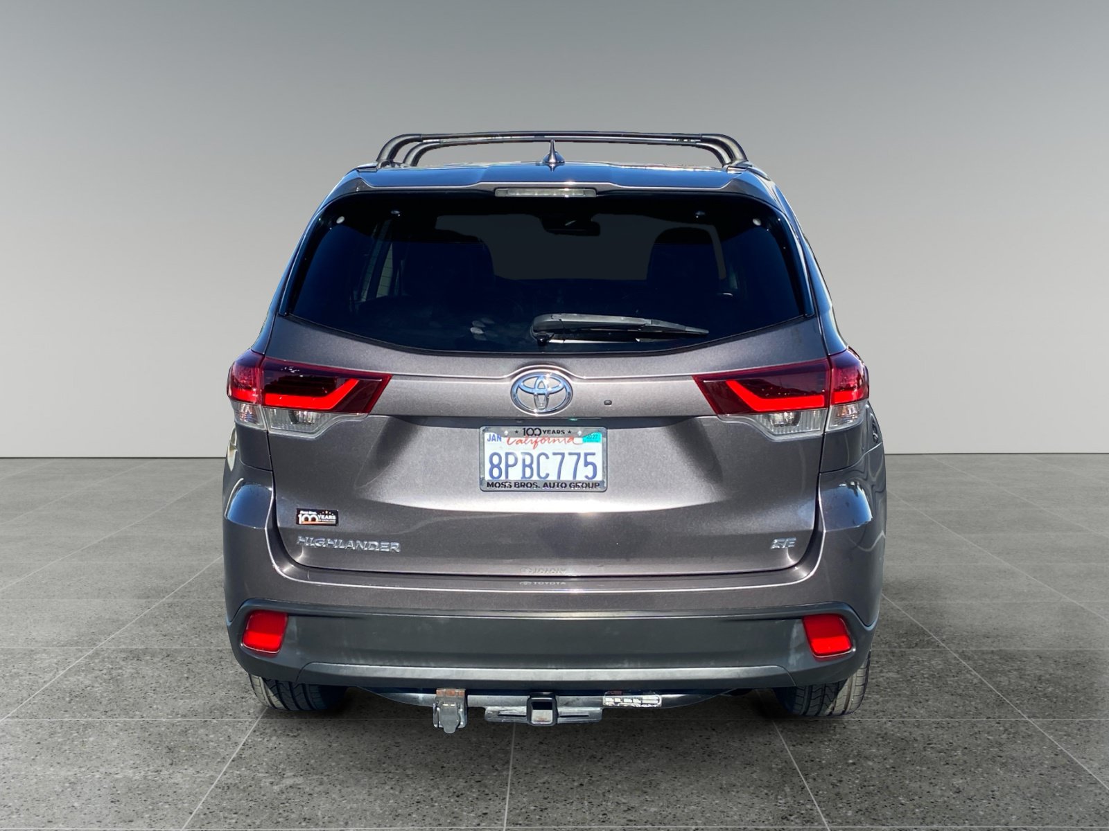 Used 2019 Toyota Highlander SE FWD image 4