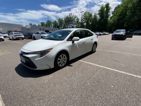 Used 2024 Toyota Corolla LE FWD image 7