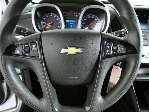 Used 2017 Chevrolet Equinox LS FWD image 21