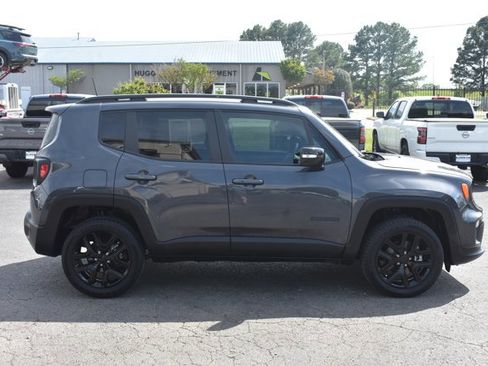 Used 2023 Jeep Renegade Altitude w/ Convenience Group I AWD/4WD image 4