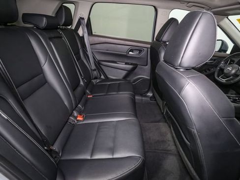 Used 2023 Nissan Rogue SL AWD/4WD image 19