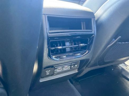 Used 2023 Jeep Grand Cherokee Limited AWD/4WD image 19