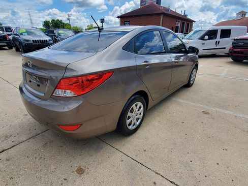 Used 2014 Hyundai Accent GLS FWD image 6