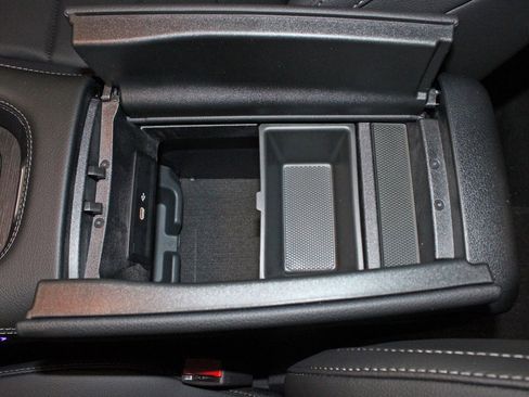 Certified 2025 Mercedes-Benz GLE 450 4MATIC image 27