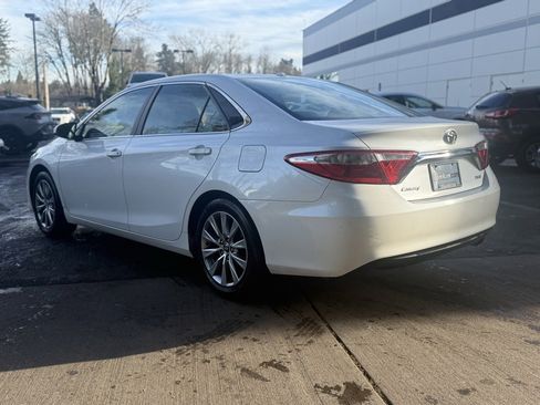 Used 2015 Toyota Camry XLE image 9