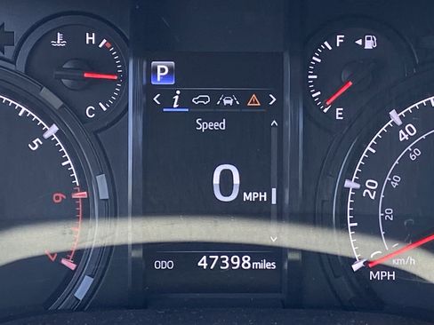 Used 2024 Toyota 4Runner SR5 RWD image 8
