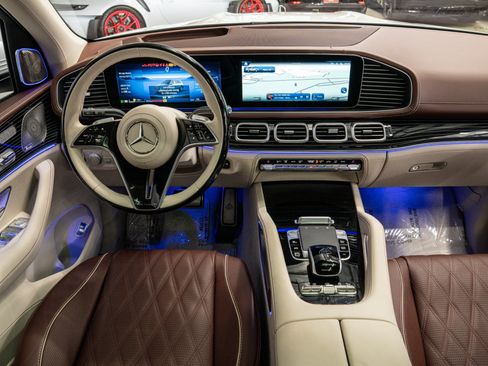 Used 2026 Mercedes-Benz Maybach GLS 600 4MATIC image 34