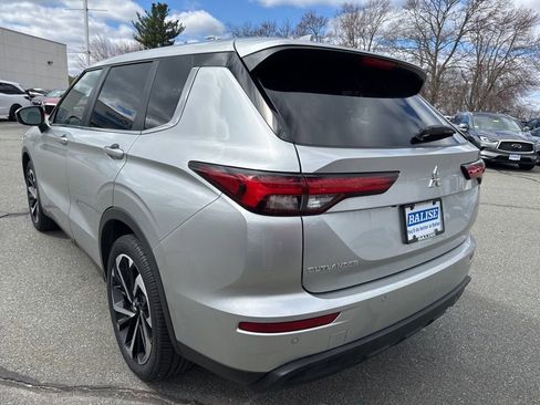 Used 2022 Mitsubishi Outlander ES image 4