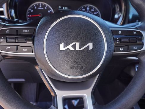Used 2022 Kia K5 LXS image 17