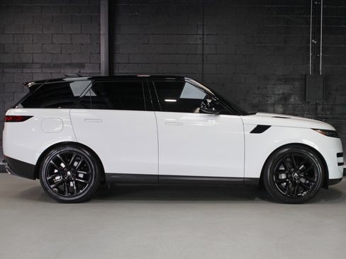 Used 2025 Land Rover Range Rover Sport SE AWD/4WD image 79