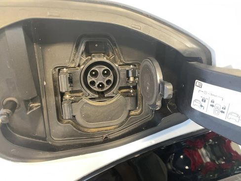 Used 2024 Nissan Ariya AWD image 27