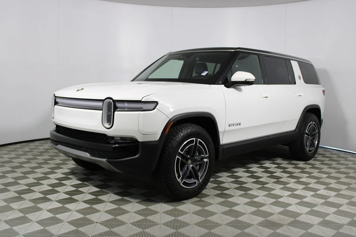 Used 2025 Rivian R1S Adventure Dual AWD/4WD image 46