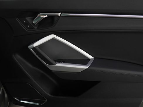 Used 2021 Audi Q3 2.0T Premium Plus w/ Premium Plus Package image 9