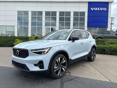 Used 2024 Volvo XC40 B5 Plus w/ Protection Package Premier AWD/4WD image 39