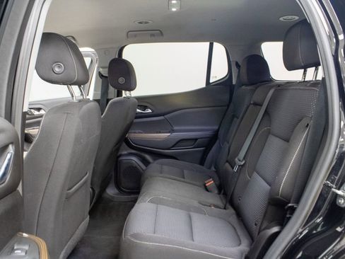 Used 2023 GMC Acadia SLE image 6