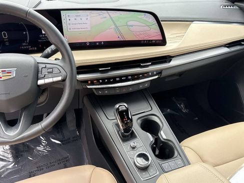 Certified 2024 Cadillac XT4 Premium Luxury w/ Active Safety Package AWD/4WD image 9