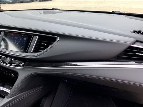 Used 2020 Buick Enclave Avenir w/ Avenir Technology Package image 18