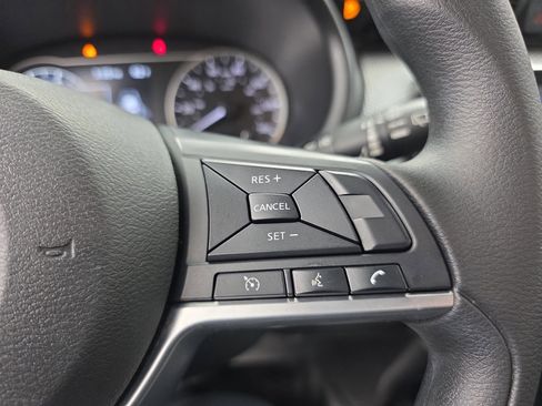 Used 2020 Nissan Kicks SV image 32