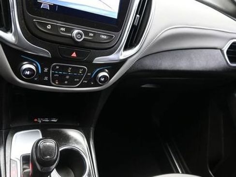 Used 2019 Chevrolet Equinox Premier image 24