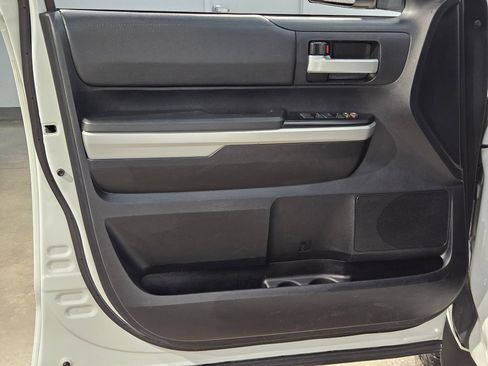 Used 2018 Toyota Tundra SR5 w/ SR5 Upgrade Package image 20