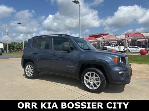 Used 2022 Jeep Renegade Latitude image 1