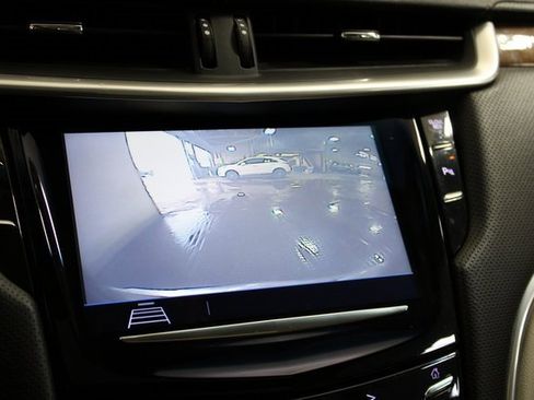 Used 2018 Cadillac XTS Luxury image 18